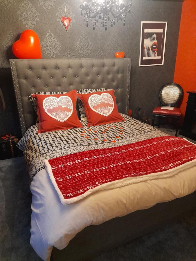 Love Room Le Rouge Et Noir Barr Exteriör bild