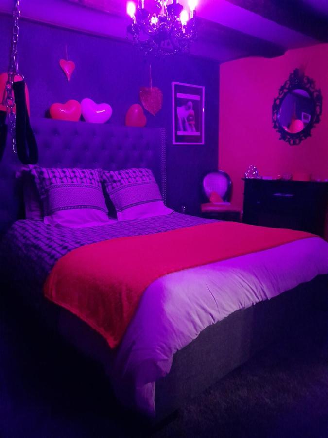 Love Room Le Rouge Et Noir Barr Exteriör bild