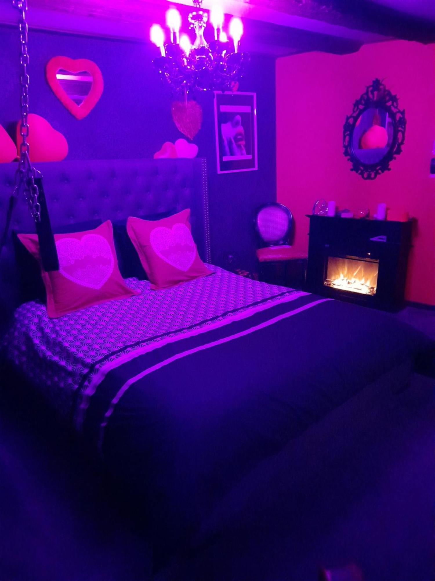 Love Room Le Rouge Et Noir Barr Exteriör bild