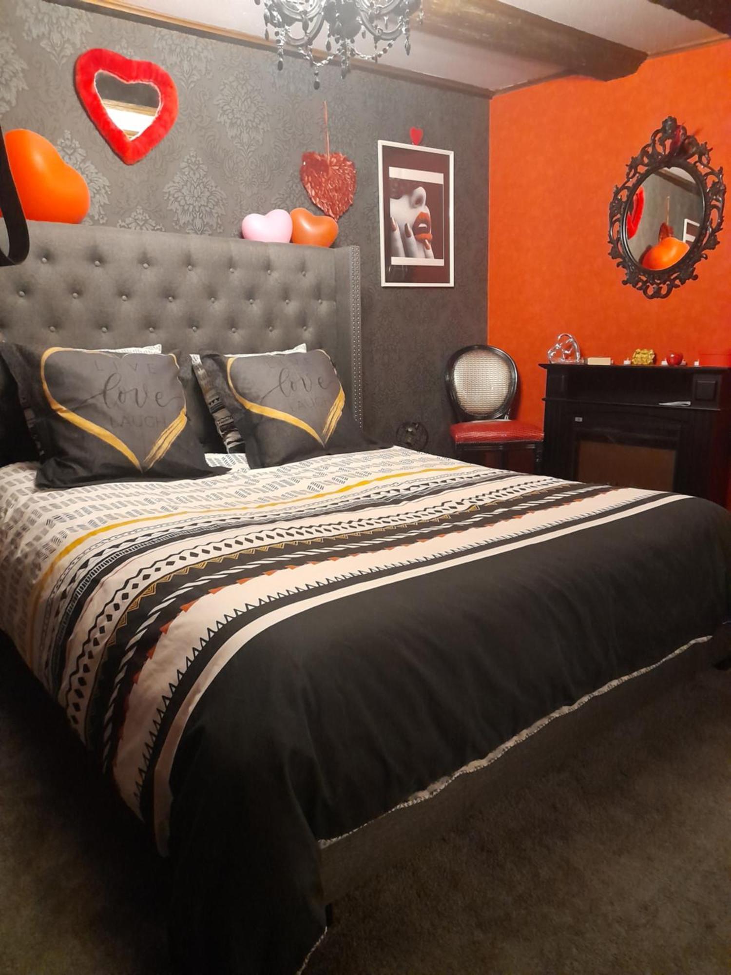 Love Room Le Rouge Et Noir Barr Exteriör bild