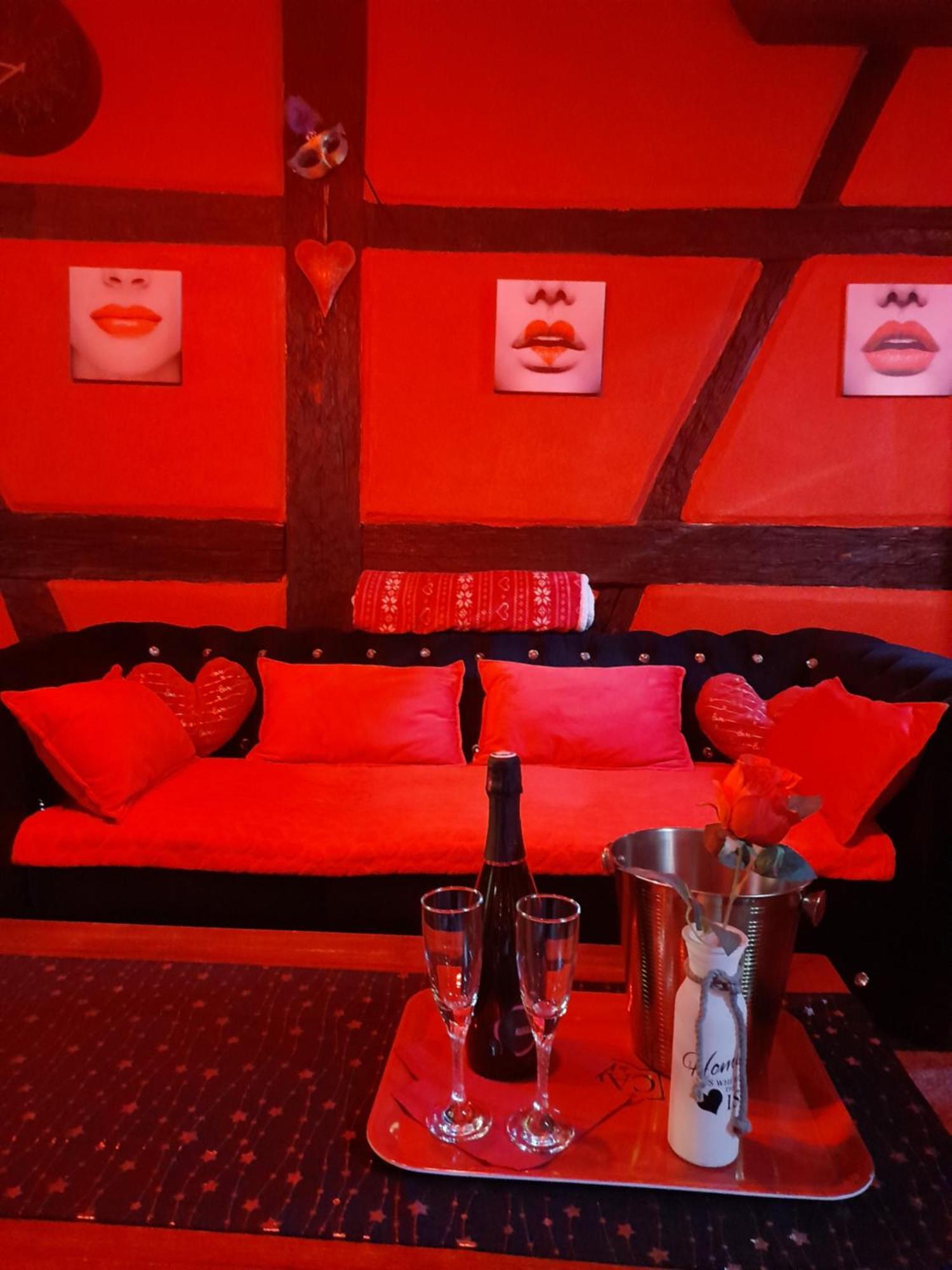 Love Room Le Rouge Et Noir Barr Exteriör bild