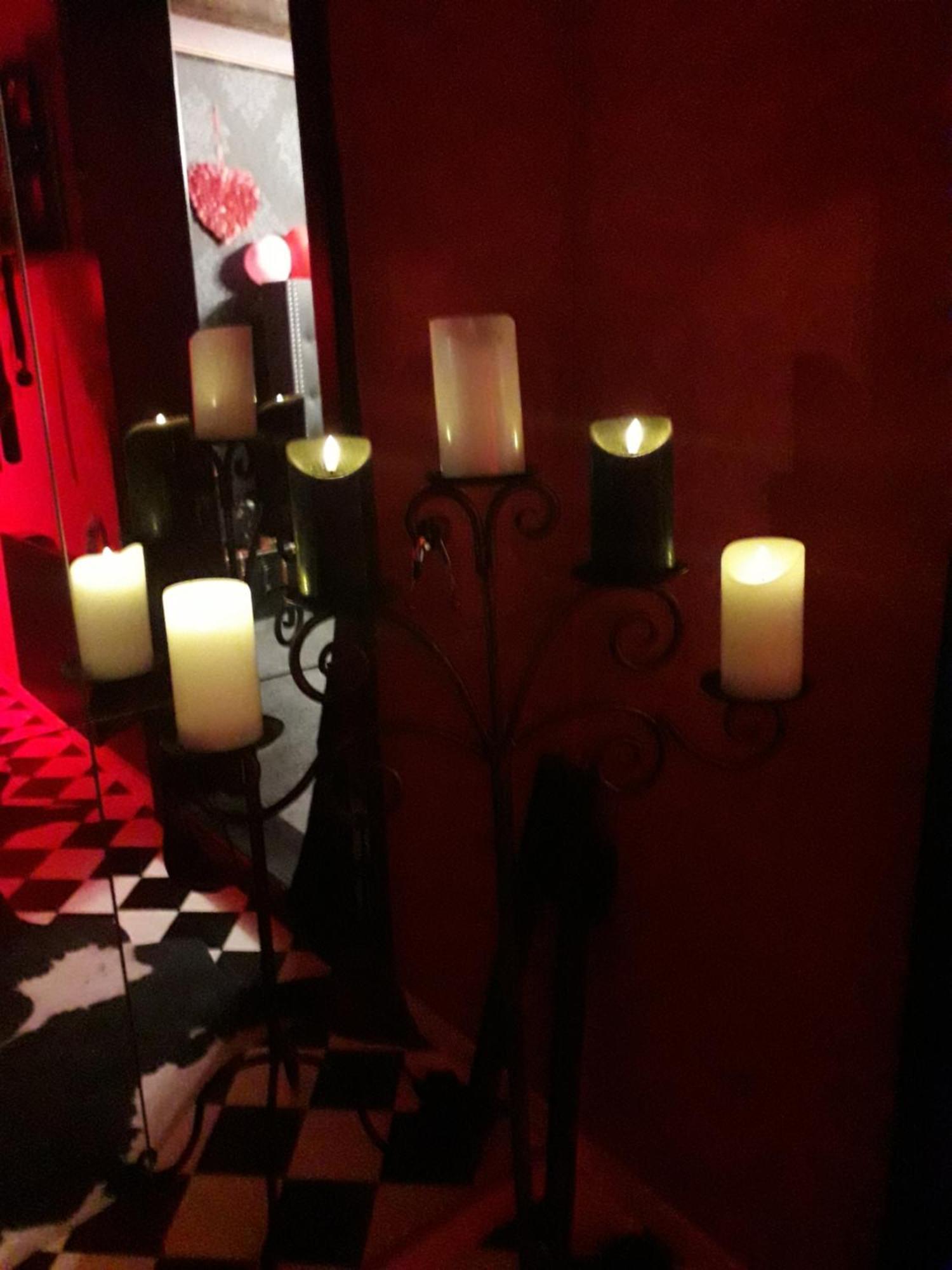 Love Room Le Rouge Et Noir Barr Exteriör bild