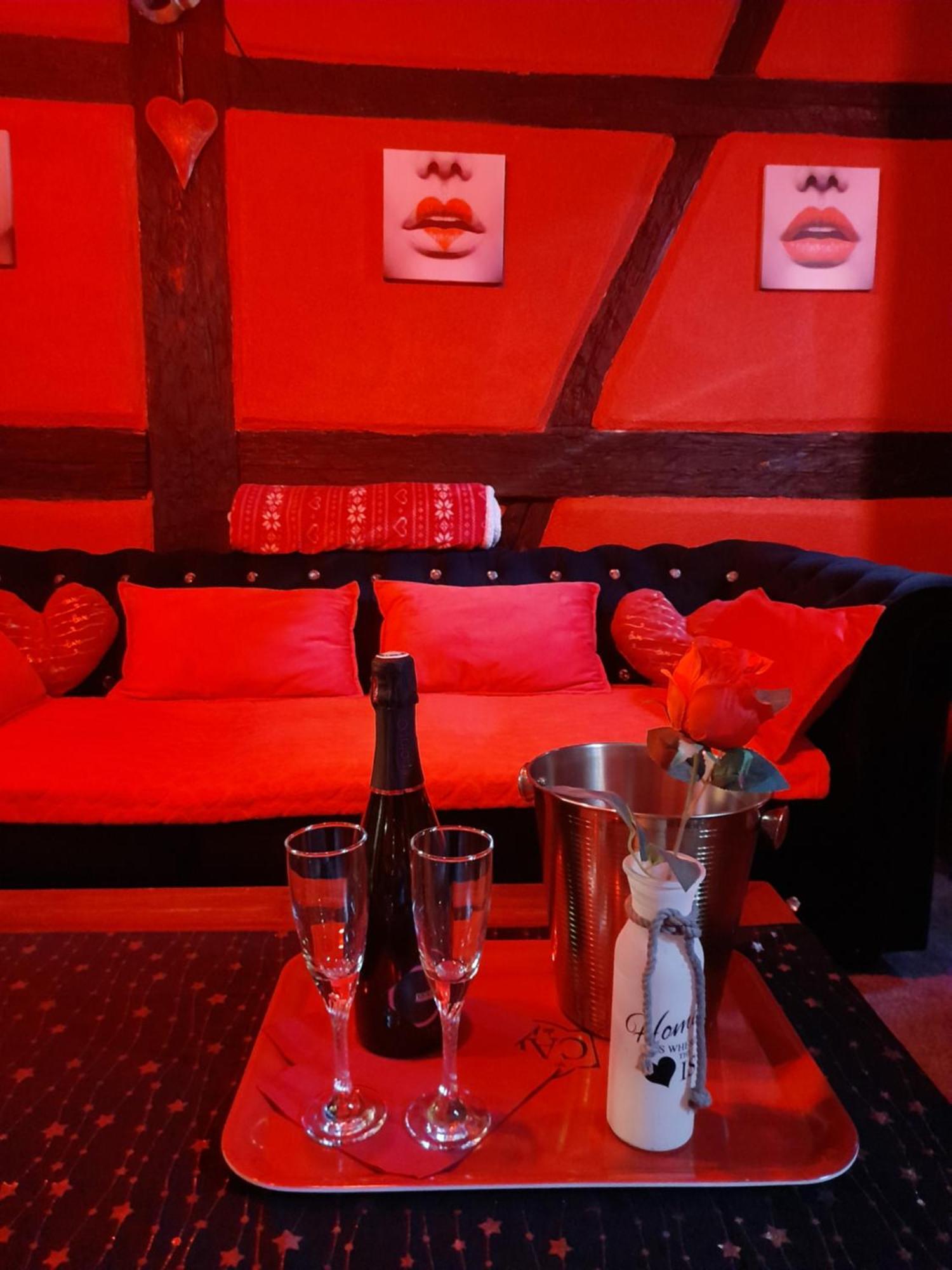 Love Room Le Rouge Et Noir Barr Exteriör bild